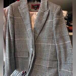 New with Tags!! Size 6, JCrew, houndstooth check blazer. Made in Italy
